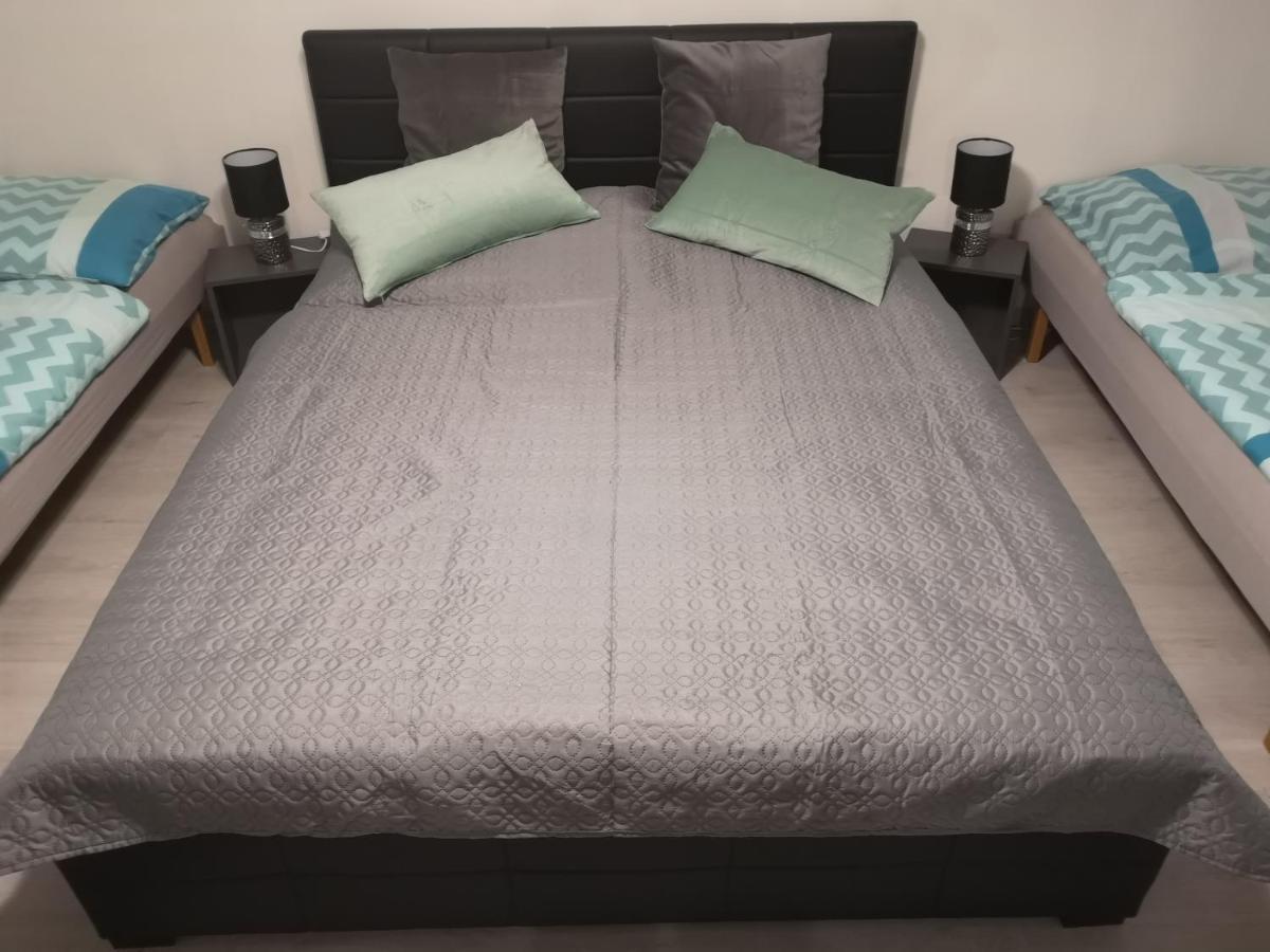 Family Apartments Myto Pod Dumbierom Luaran gambar